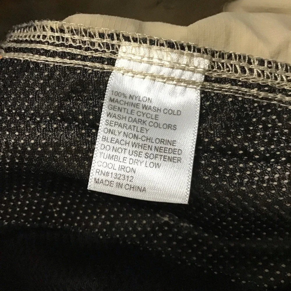 Howler Bros Horizon Hybrid Shorts 2.0 in Khaki Size 28.